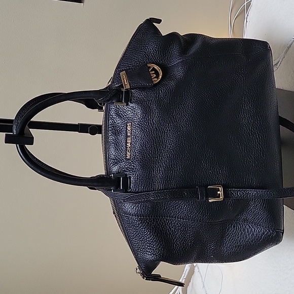 Michael Kors Riley black pebble leather tote/ shoulder bag - Picture 1 of 7